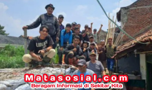 Puluhan anggota PRIMA Baksos Pasang boronjong di Citeurup Dayeuhkolot