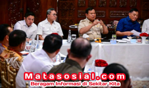 Presiden Prabowo Subianto memimpin rapat bersama sejumlah menteri Kabinet Merah Putih di kediaman pribadinya, Jalan Kertanegara, Jakarta, pada Minggu petang, 28 September 2025. (Foto: BPMI Setpres)