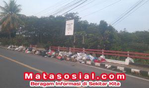 Sampah Menjadi Potret Buram di Jembatan Cimandiri
