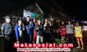 Pohon Tumbang Hambat Lalu Lintas di Jampangkulon, Sukabumi: Respons Cepat Polsek dan Warga