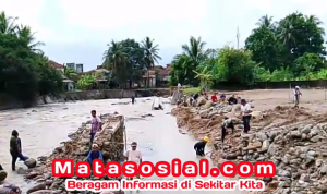 Bronjong Dipasang untuk Antisipasi Bencana di Cikahuripan, Dinas PU Sukabumi Turunkan Beko ke Lokasi