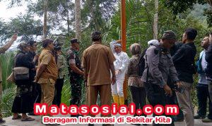 Sendi Apriadi Dampingi Asep Japar dalam Peresmian PLTMH Ciganas