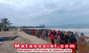 Pantai Santolo Garut Jadi Sasaran Bersih Pantai “Jabar Raksa Sagara” TNI AL Bandung dan DKP Jabar