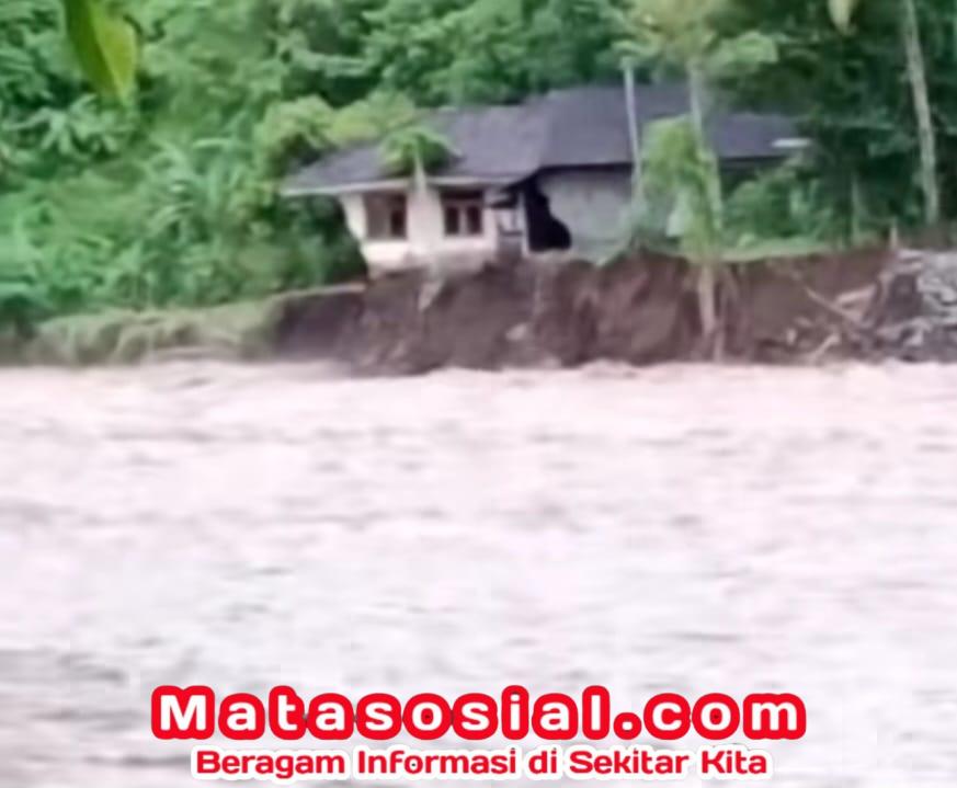 Sungai Cidadap Mengamuk, 16 Rumah Hanyut, Bencana Landa 9 Kecamatan Di Sukabumi Sungai Cidadap Mengamuk, 16 Rumah Hanyut, Bencana Landa 9 Kecamatan Di Sukabumi