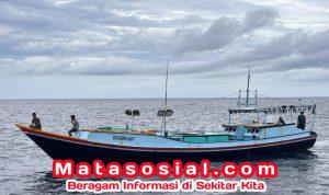 Kapal Angkatan Laut Panana III-9-13 Evakuasi KMN Gelora Laut 04 Saat Alami Kerusakan Mesin di Tengah Laut