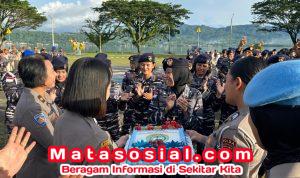 HUT Kowal Ke-63, Korps Wanita Angkatan Laut Kodaeral IX Terima Kejutan Dari Polwan Polda Maluku