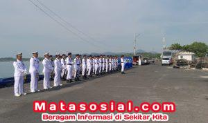 Danlanal Dabo Singkep Pimpin Upacara Hari Dharma Samudera dan Tabur Bunga