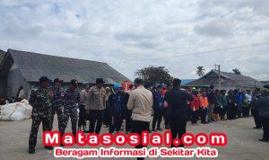 Aksi Bersih Pantai Prajurit Posal Berakit