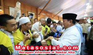 Usai Rayakan Lebaran di Aceh Tamiang, Prabowo Sapa Warga di Istana Negara