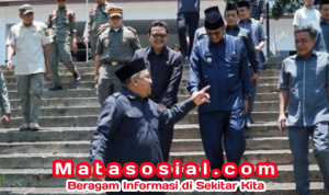 Kang Budi Azhar Senyum dan Kebahagiaan dalam Dialektika Hidup