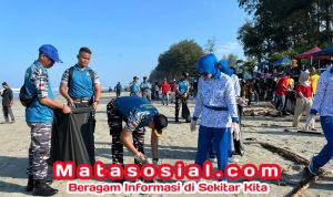 Aksi Cinta Pantai, Semangat Hari Bumi dan 40 Tahun Pengabdian Lanal Bengkulu