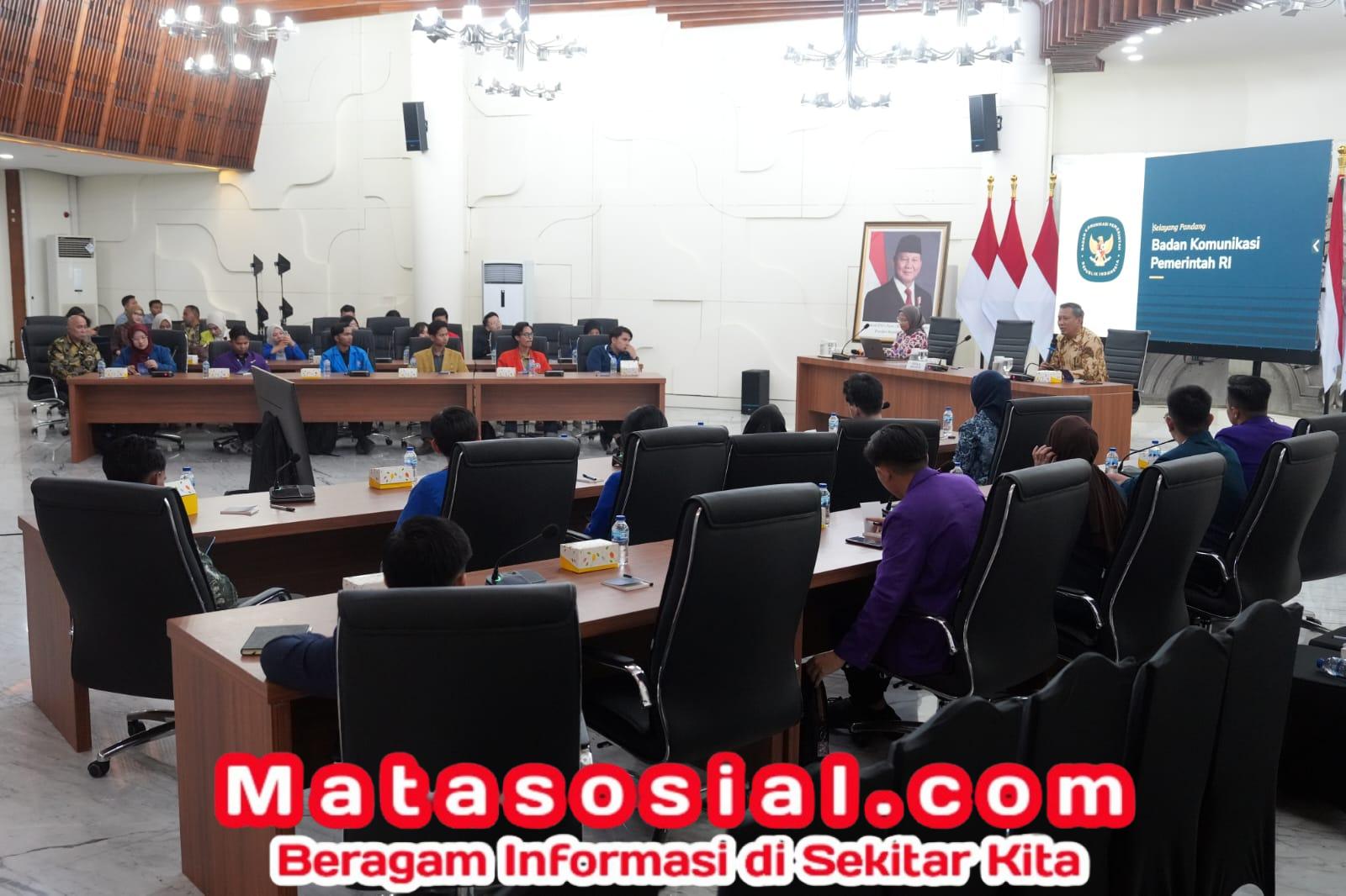 Mahasiswa Bertemu Kepala Bakom dan Menteri Koperasi di Future Leaders Summit 2026