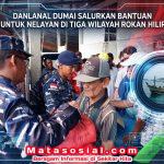 Danlanal Dumai Salurkan Bantuan untuk Nelayan di Tiga Wilayah Rokan Hilir